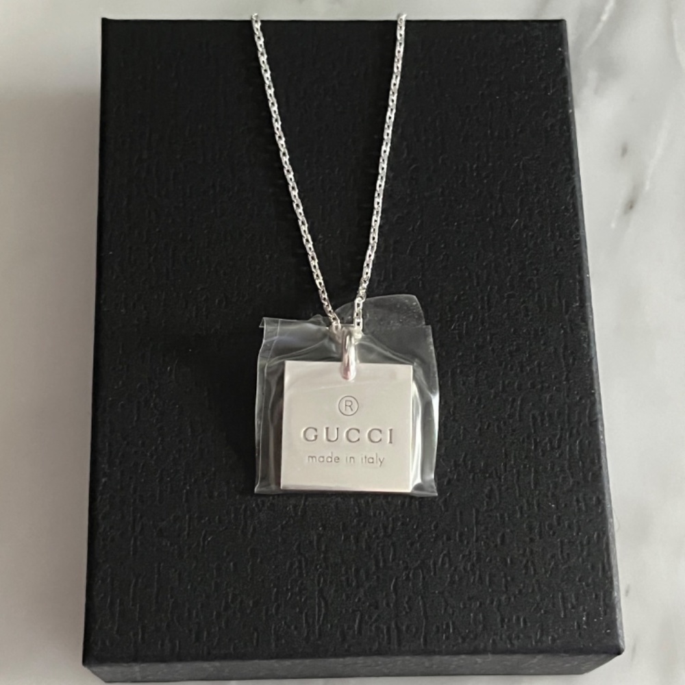 GUCCI *BRAND NEW* 925 SILVER DOGTAG NECKLACE